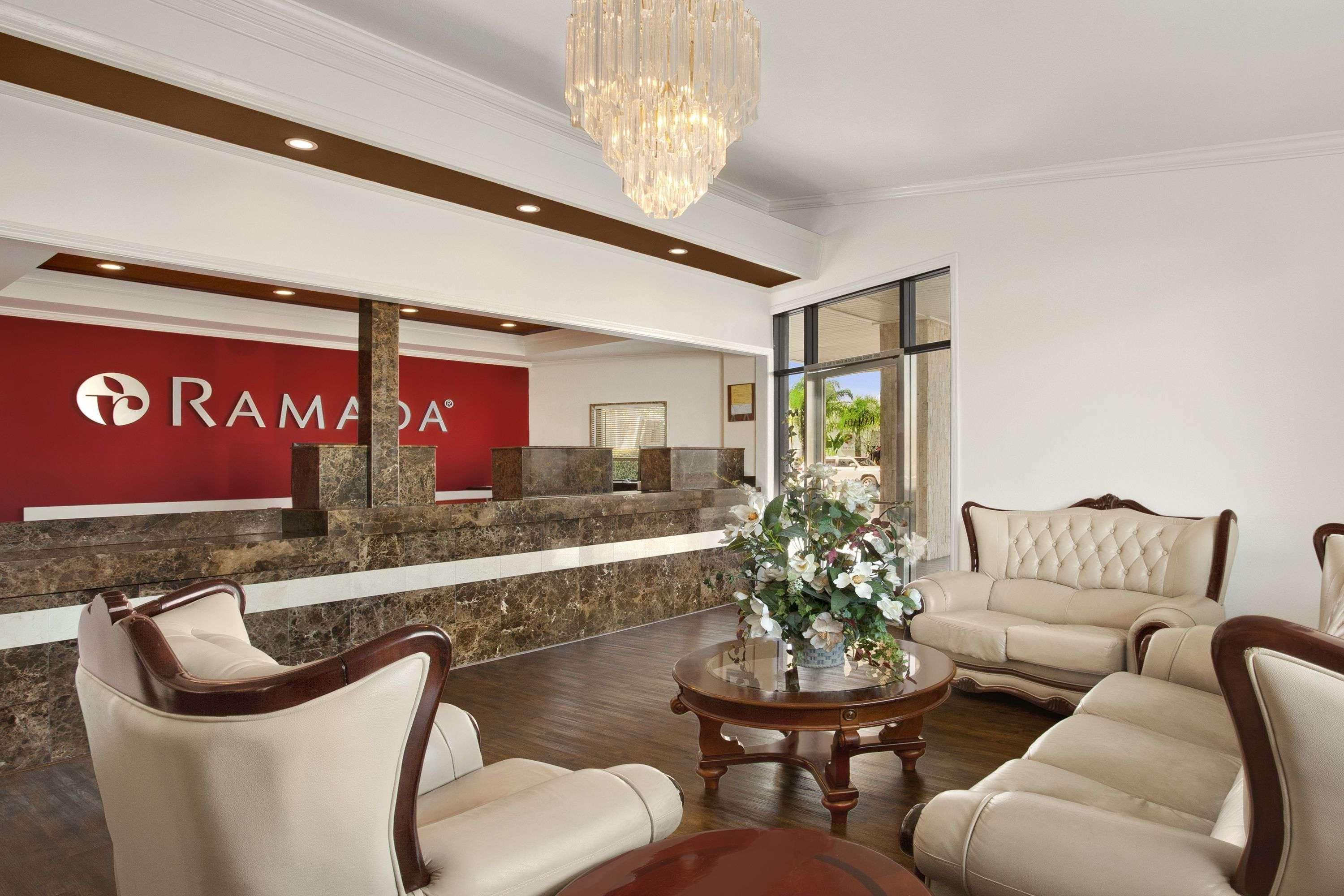 Ramada By Wyndham Torrance Exterior foto